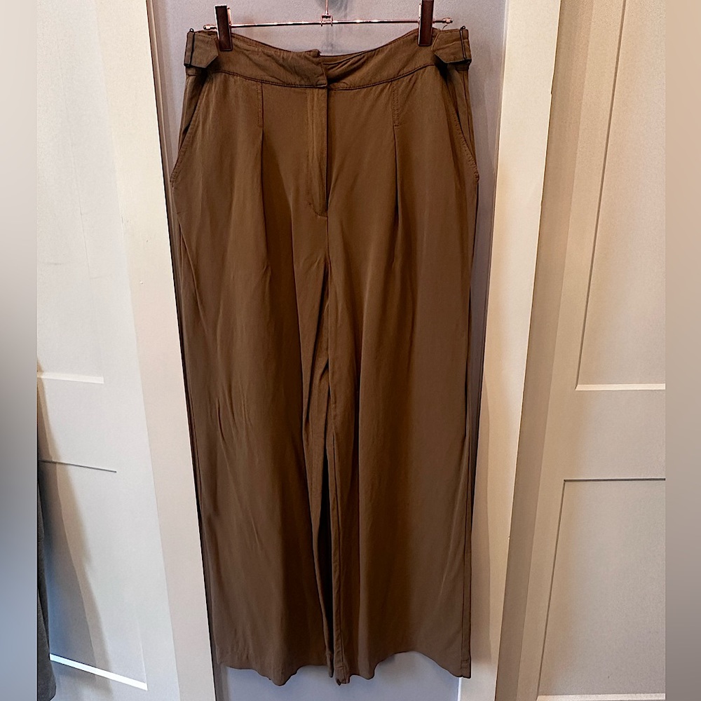 Intermix - Picture 3 of 5